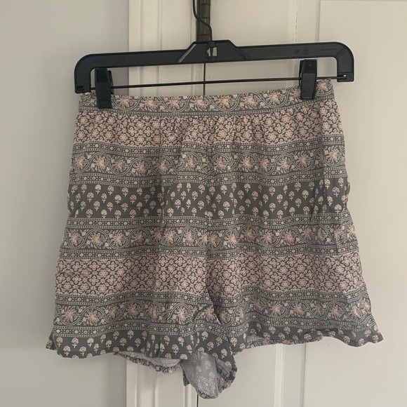 Abercrombie & Fitch Pink and Grey Patterned Pull On Shorts Small - Picture 1 of 7